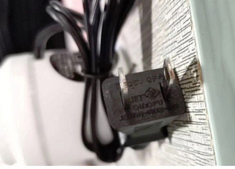 ファミラ 掃除機のいらない衣類圧縮袋 吸引機+圧縮袋 11点セット 吊るせる 衣類圧縮袋 ショート6枚 ロング4枚 衣類収納 衣替え 衣類収納 押し入れ 押入れ 圧縮(代引不可)