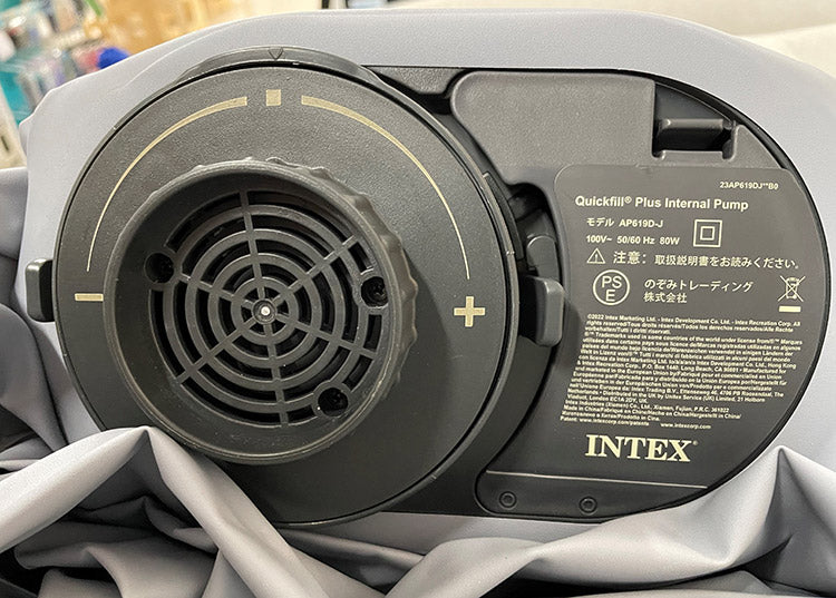 電動エアーベッド クイーン INTEX 電動ポンプ内蔵 ピローレスト 快適な寝心地 耐久性 ファイバーテクニック構造 コンパクト収納 寝室 ワンルーム 来客用 インテックス(代引不可)