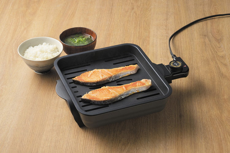 グリルプレート 煙出にくい ホットプレート 焼き器 コンパクト お手入れ簡単 食卓 グリルパン 焼肉 焼魚 ホームパーティー 煙をおさえたコンパクトプレート(代引不可)