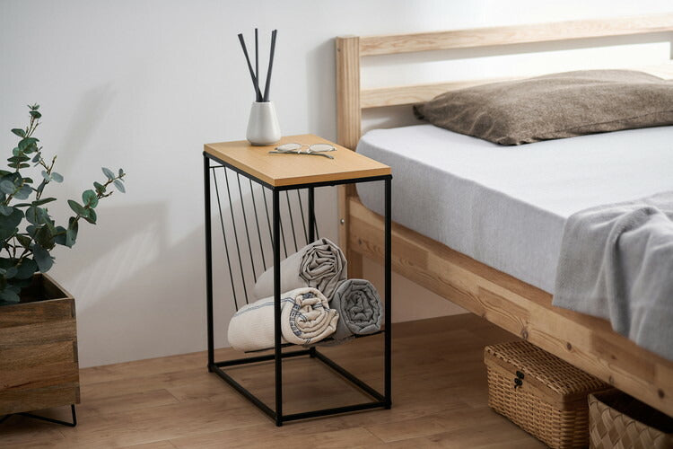 アイリスオーヤマ スチールフレームサイドテーブル ナイトテーブル 棚付き テーブル ナイトボード スチール脚 リビング ソファ 寝室 メッシュ棚 ナチュラル SFST-247M IRIS OYAMA(代引不可)