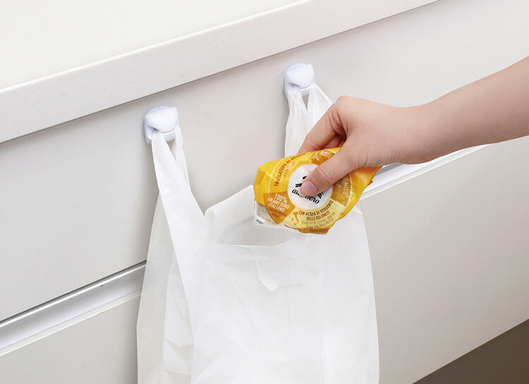 吸盤タイプ 三角コーナー ゴミ袋ストッパー キッチン三角コーナー シンク ゴミ箱 吸盤 生ごみ処理 ポリ袋 挟むだけ 東和産業