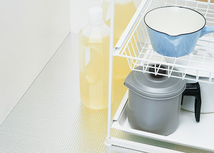 シンク下 シート 防虫 60×200cm アルミ 収納シート 流し台シート 食器棚 引き出し キッチンシート 収納シート 汚れ 防止 システムキッチン 保護シート 汚れ防止シート フリーカット 東和産業