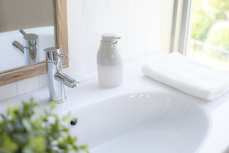 オカ プリスベイズ ウィル ディスペンサー 泡タイプ 250ml グレー 詰め替えしやすく、洗いやすい(代引不可)