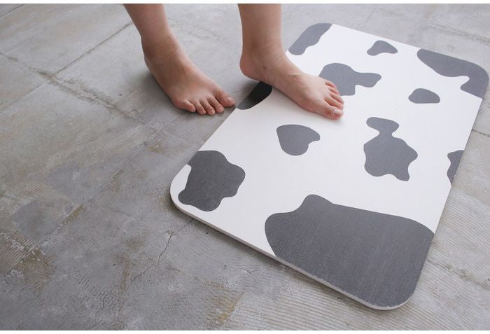 珪藻土 マット Cow NEO-101-CW バスマット けいそうど お風呂 バス 洗面所 吸水 速乾 大判 防カビ 清潔 防ダニ TV テレビ おしゃれ かわいい インテリア 柄 収納(代引不可)