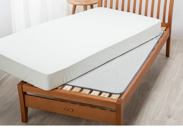 除湿シート ドライウェル ダブル 130×180cm 日本製 無地 湿気取り 抗菌 防臭 高吸湿 モイスファイン 防カビ マット 湿気取り 湿気とり 除湿 マット パッド 布団下 グレー 西川 nishikawa