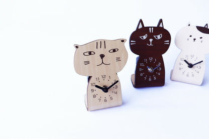 時計 置き時計 卓上時計 ねこ chara CAT キャラキャッツ 木製 日本製 北欧 アナログ時計 卓上 小さい アナログ 猫 ネコ キャット 国産 ヤマトジャパン yamatojapan