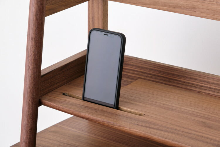 一生紀 デスク用上棚 ブックスタンド スマホスタンド付き 卓上本棚 単品 コード穴 配線スッキリ ウォルナット材 デスクラック おしゃれ ミディアムブラウン 北欧 ISSEIKI QUADO(代引不可)
