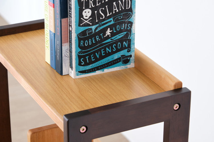 一生紀 本棚 ツートン 幅45cm シェルフ アルダー無垢材 木製 棚 単品 ラック オープンラック ブックスタンド付き スリム かわいい おしゃれ 北欧 ISSEIKI LIBER(代引不可)