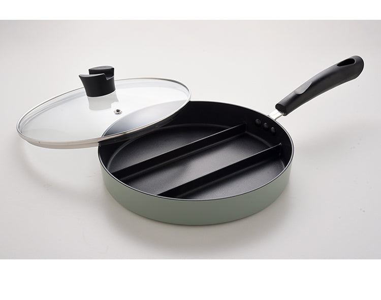 蓋付き センターエッグトリプルパン 24cm 深型 仕切り付き フライパン IH対応 PFOAフリー お弁当 同時調理 時短 時短調理 茹で 玉子焼き器 卵焼き器 コンパクト 油跳ね防止 蒸し焼き
