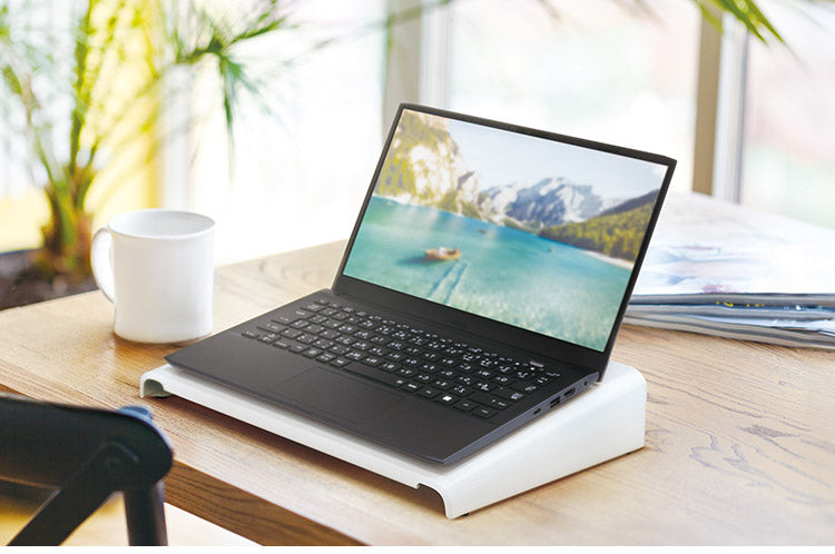 日本製 ノートPCラック 幅34cm PC操作に 傾斜ラック ノートパソコンラック 頑丈 スチール製 ブラック ホワイト 黒 白 リモートワーク 在宅勤務 卓上ラック PCラック 棚 デスク 机(代引不可)