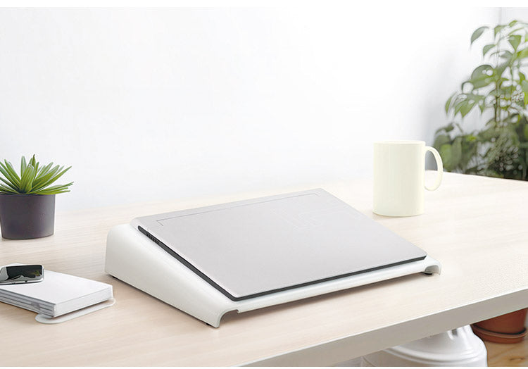 日本製 ノートPCラック 幅34cm PC操作に 傾斜ラック ノートパソコンラック 頑丈 スチール製 ブラック ホワイト 黒 白 リモートワーク 在宅勤務 卓上ラック PCラック 棚 デスク 机(代引不可)