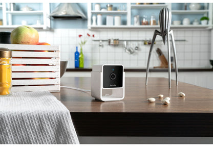 PETCUBE CAM 室内用ペットカメラ 見守りカメラ 犬 猫 小型 高画質 双方向音声 会話 マイク 暗所 夜 広角 ズーム 壁 天井 マグネット 録画 いたずら防止 声かけ フルHD Alexa 検知 通知 AI wifi