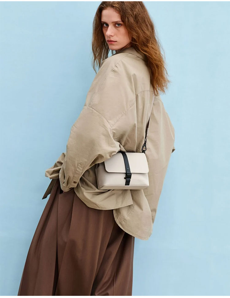 【国内正規品】 Gaston Luga ガストンルーガ Splash Crossbody Bag ショルダーバッグ クロスバッグ 斜めかけ 肩かけ クラッチ カバン 1.9L 撥水 防水 ポケット エコ おしゃれ 北欧 CB100 CB104