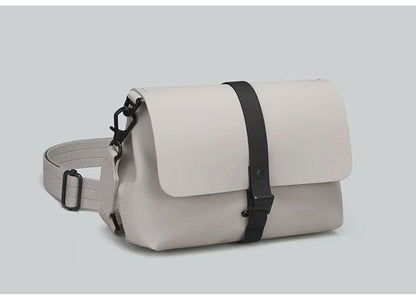 【国内正規品】 Gaston Luga ガストンルーガ Splash Crossbody Bag ショルダーバッグ クロスバッグ 斜めかけ 肩かけ クラッチ カバン 1.9L 撥水 防水 ポケット エコ おしゃれ 北欧 CB100 CB104