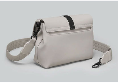 【国内正規品】 Gaston Luga ガストンルーガ Splash Crossbody Bag ショルダーバッグ クロスバッグ 斜めかけ 肩かけ クラッチ カバン 1.9L 撥水 防水 ポケット エコ おしゃれ 北欧 CB100 CB104