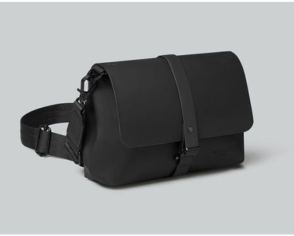 【国内正規品】 Gaston Luga ガストンルーガ Splash Crossbody Bag ショルダーバッグ クロスバッグ 斜めかけ 肩かけ クラッチ カバン 1.9L 撥水 防水 ポケット エコ おしゃれ 北欧 CB100 CB104