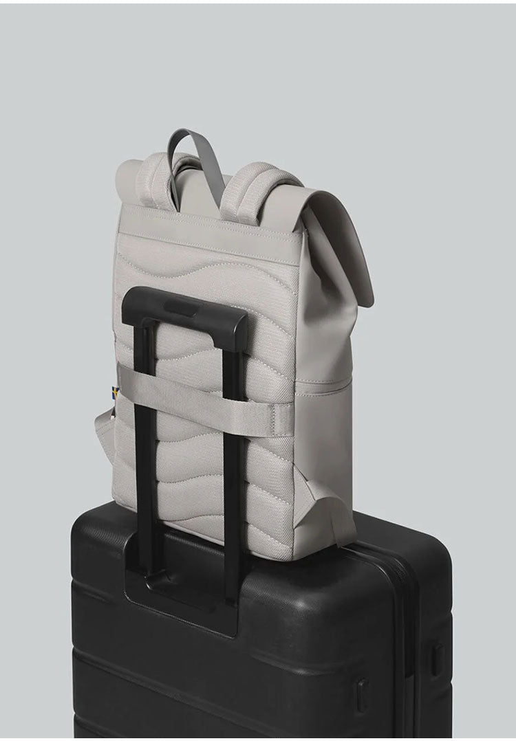 【国内正規品】 Gaston Luga ガストンルーガ Splash 2.0 Backpack-14 バックパック リュックサック カバン 14L 防水 撥水 ジッパー ポケット 通気性 A4 エコ おしゃれ 北欧 デザイン RE801 RE806