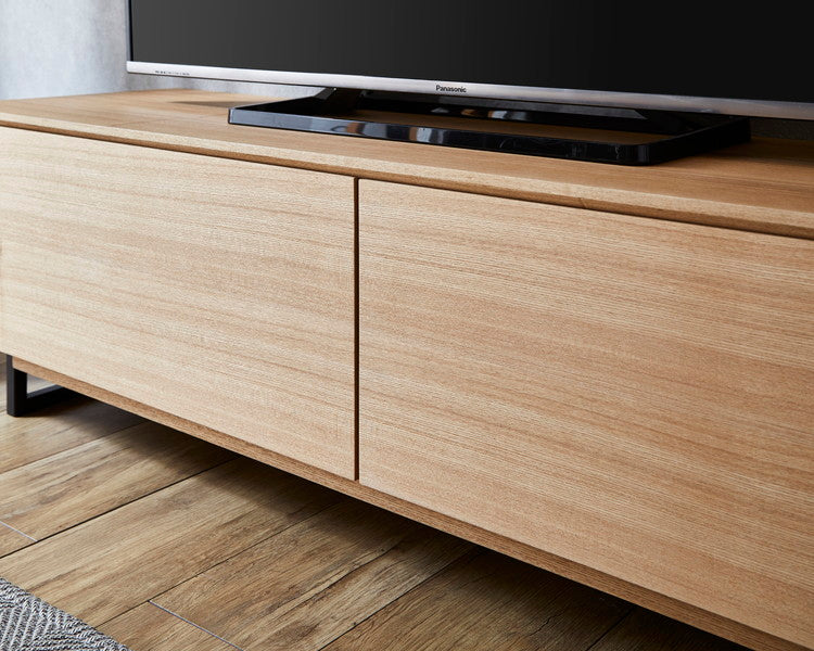 テレビ台 幅180cm スチール脚付き テレビボード 天然木 完成品 収納付き ローボード おしゃれ 北欧 モダン リビング 収納棚 フルオープンスライドレール TV台 TVボード シンプル 一人暮らし(代引不可)