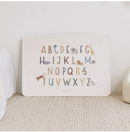 Roomnhome 色々な動物キャラクターデザイン 子供用 折り畳み テーブル 幅70cm 4段階 高さ調整 70×60×29cm アルファベット 韓国産 E1級 エコ合板使用 キッズテーブル 勉強机 ルームアンドホーム(代引不可)