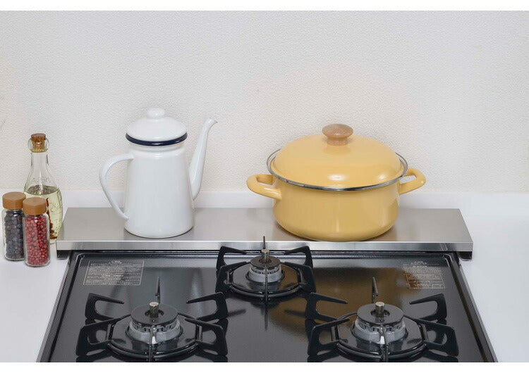 日本製 燕三条 頑丈フラット排気口カバー 耐荷重20kg 幅60cm用 ステンレス製 排気口 カバー コンロ奥ラック レンジガード コンロラック 油はねガード ロータイプ スリム フラット スマート キッチン(代引不可)