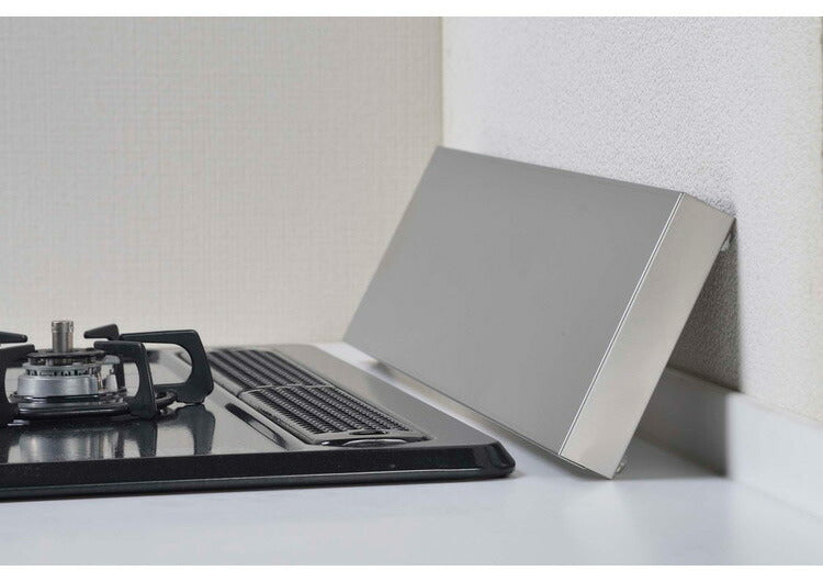 日本製 燕三条 頑丈フラット排気口カバー 耐荷重20kg 幅60cm用 ステンレス製 排気口 カバー コンロ奥ラック レンジガード コンロラック 油はねガード ロータイプ スリム フラット スマート キッチン(代引不可)