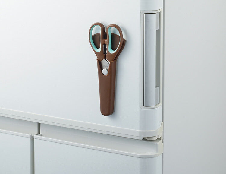 コンパクトキッチンハサミ 収納ケース付 やわらかグリップ 手が痛くなりにくい 食品 袋 カット ウロコ取り