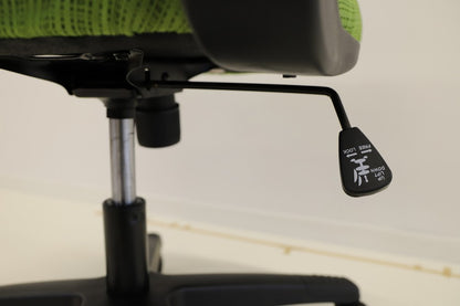 オフィスチェア アームアップ肘 マエストロ7 アームアップチェア メッシュバック ハイバック デスクチェア ロッキング ヘッドレスト パソコンチェア 事務椅子 肘付き(代引不可)