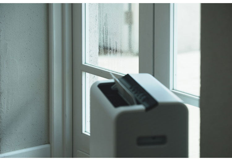 siroca シロカ 除湿器 衣類乾燥除湿機 除湿量7.6L デシカント パワフル除湿 速乾 2000ml大容量 乾きムラ 生乾き臭 湿気 冬場の結露対策 スタイリッシュ SDD-7D151