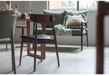 ダイニングチェア チェア チェアー おしゃれ 椅子 いす イス モダン 木製 天然木 ミッドセンチュリー シンプル アームレス 肘なし 背もたれ 合皮 ソフトレザー 座面高 45cm 完成品(代引不可)