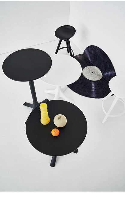 カフェテーブル テーブル おしゃれ デスク 丸 ラウンド サークル ポリプロピレン プラスチック 高さ73cm 幅70cm 黒 白 ブラック ホワイト シンプル(代引不可)