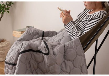 クッションブランケット ブランケット クッションブランケット クッション シンプル 北欧 おしゃれ 折りたたみ コンパクト 2WAY アウトドア キャンプ 防寒 布団 ボア キルティング ファスナー(代引不可)