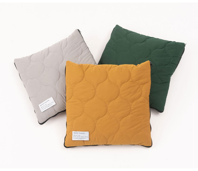 クッションブランケット ブランケット クッションブランケット クッション シンプル 北欧 おしゃれ 折りたたみ コンパクト 2WAY アウトドア キャンプ 防寒 布団 ボア キルティング ファスナー(代引不可)