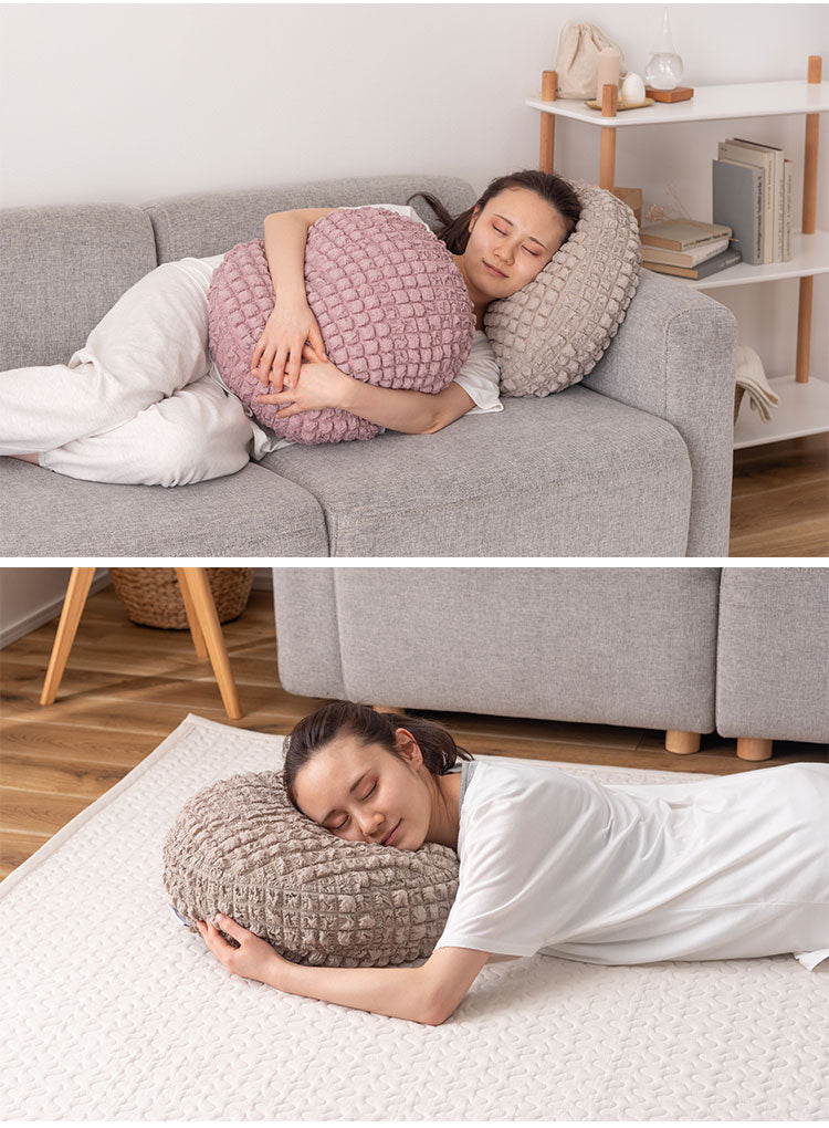 接触冷感 ポップコーン生地 アイボリー 白 白色 クッション かわいい おしゃれ 韓国インテリア 北欧風 北欧 もちもち 夏 ひんやり ニュアンスカラー くすみカラー ラウンド 丸型 丸 円形 直径38cm(代引不可)