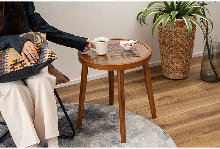 ボードゲームテーブル GT-780 東谷 サイドテーブル 丸 ラウンド 丸型 木製 高さ50cm 円形 ソファ ベッド横 ガラス リビング 天然木 ナチュラル ナイトテーブル 遊べる ゲーム 三目並べ(代引不可)