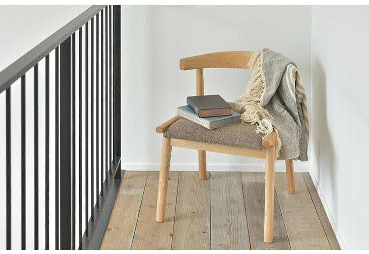 ヘンリー ダイニングチェア HOC-541 東谷 椅子 いす 布張り おしゃれ スタイリッシュ 北欧風 モダン カフェ 一人掛け ヴィンテージ ナチュラル 天然木 木製 ロースタイル 背もたれあり(代引不可)