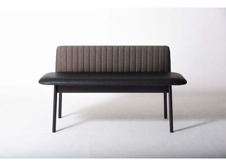 ダイニングベンチ 日本製 天然木 木脚 レザー 高級感 シンプル ベンチ 長椅子 イス おしゃれ ローバック アームレス 肘なし 合皮 レザー モダン 黒 ブラック ブラウン(代引不可)