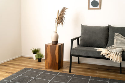 サイドテーブル ウッドスツール 木目調 丸太 天然木 椅子 腰掛け イス 机 スツール 玄関 花台 フラワースタンド プランター台 無垢 台 おしゃれ 角材 アンティーク 自然(代引不可)