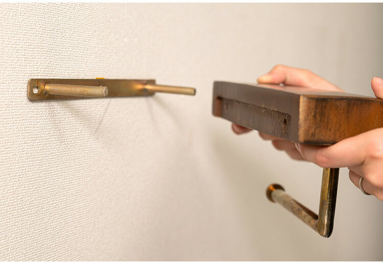 ペーパーホルダー マホガニー 壁掛け 収納 収納棚 木製 天然木 ブラウン マホガニー材 木 おしゃれ シンプル ナチュラル 北欧 カントリー カントリー調 ゴールド 金 金色(代引不可)