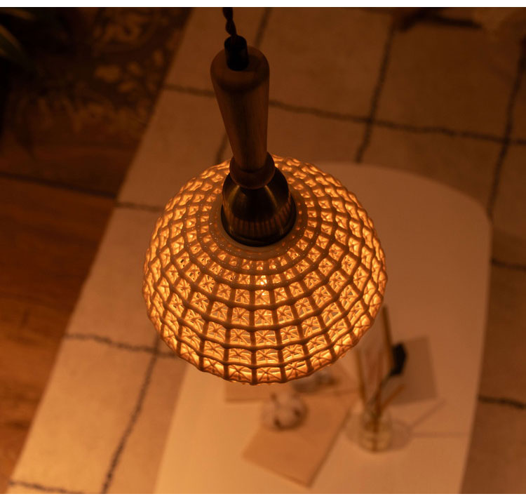 ライト 照明 ライト LED対応 天然木 陶器 吊り下げ式 ペンダントライト リビング キッチン おしゃれ レトロ ダイニング 寝室 カフェ 天井照明 ホワイト 白 シンプル 長さ調節(代引不可)