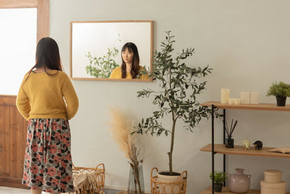 鏡 ミラー スリム ウォールミラー 壁掛けミラー 洗面ミラー おしゃれ オーク オーク無垢材 ナチュラル 北欧 姿見 飛散防止 省スペース 一人暮らし ワンルーム(代引不可)