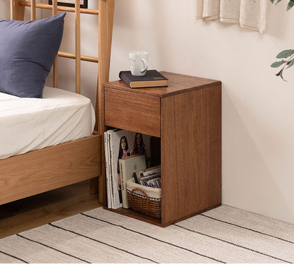 サイドチェスト ベッドサイド ソファサイド チェスト ナイトテーブル 収納 引き出し シンプル 北欧 おしゃれ かわいい ブックスタンド コンパクト 木製 天然木 見せる収納 隠す収納(代引不可)