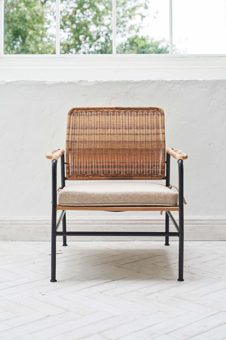 パーソナルチェア チェア チェアー 椅子 イス おしゃれ 布地 ファブリック スチール クッション ベージュ ゆったり スチール 背もたれ アームレスト 肘掛け 肘付き シンプル 通気性(代引不可)