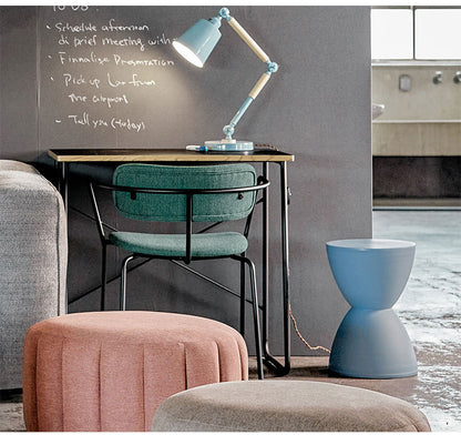 スツール チェア チェアー おしゃれ 白 椅子 イス いす プラスチック 円形 丸 ラウンド 腰掛 背もたれなし アームレス 肘なし 完成品 単品 低め リビング 玄関 簡易椅子 個性的 来客用(代引不可)