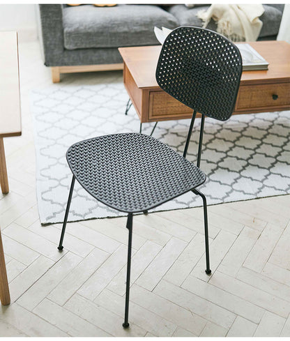 ダイニングチェア おしゃれ 椅子 イス チェアー スチール プラスチック アームレス 肘なし 肘掛けなし 固定脚 スリム シンプル モダン インダストリアル 黒 ブラック 白 ホワイト 新生活(代引不可)