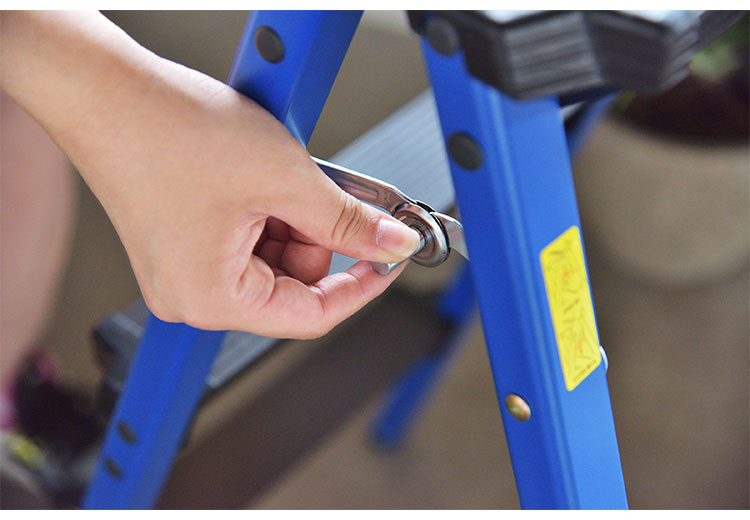 スツール 踏み台 ステップ台 ステップスツール 低め ワイド コンパクト 折り畳み 折りたたみ 持ち運び アウトドア 室内 隙間収納 シンプル 新生活(代引不可)