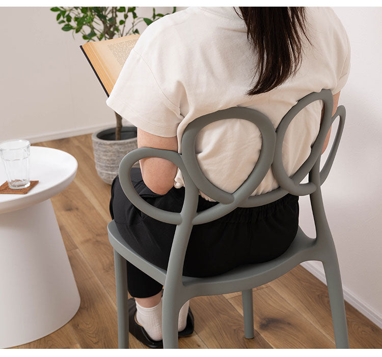 ダイニングチェア 軽量 4kg 椅子 ダイニング リビング 食卓 曲線 個性的 おしゃれ カフェ ポリプロピレン 持ち運び スタッキング可能 収納 お手入れ簡単(代引不可)