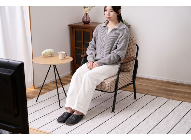 ソファ 1人掛け チェック柄 1人用 スチール パイプチェア おしゃれ 黒 ブラック 木肘 アーム付き 肘付き 肘掛け付き コンパクト レトロ 北欧 新生活(代引不可)