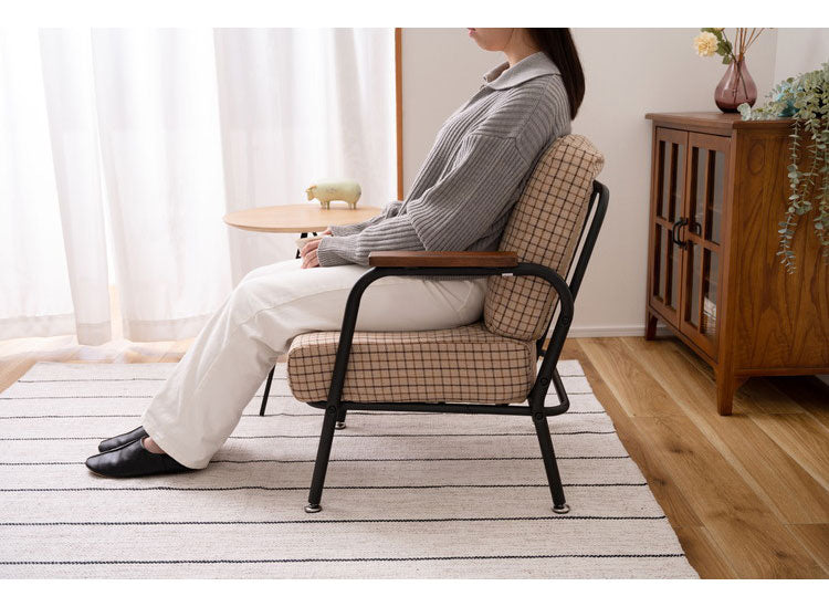 ソファ 1人掛け チェック柄 1人用 スチール パイプチェア おしゃれ 黒 ブラック 木肘 アーム付き 肘付き 肘掛け付き コンパクト レトロ 北欧 新生活(代引不可)