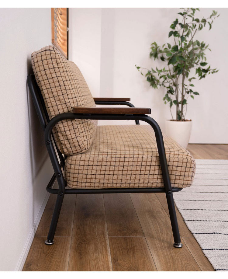 ソファ 2人掛け チェック柄 2人用 スチール パイプチェア おしゃれ 黒 ブラック 木肘 アーム付き 肘付き 肘掛け付き コンパクト レトロ 北欧 新生活(代引不可)