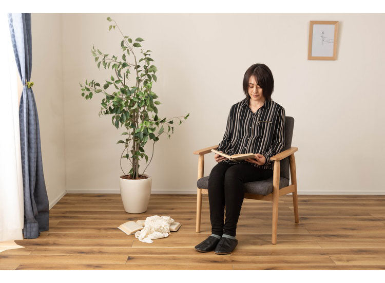 ダイニングチェア 1人掛け 天然木 ファブリック 食卓 肘あり アームレスト付き 背もたれ チェアー 椅子 イス おしゃれ 肘掛け付き アーム付き 固定脚 北欧 ナチュラル ベージュ(代引不可)